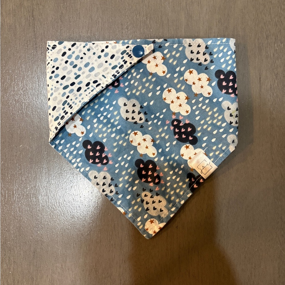 Blue Cloud Dog Bandana - M (14-15)